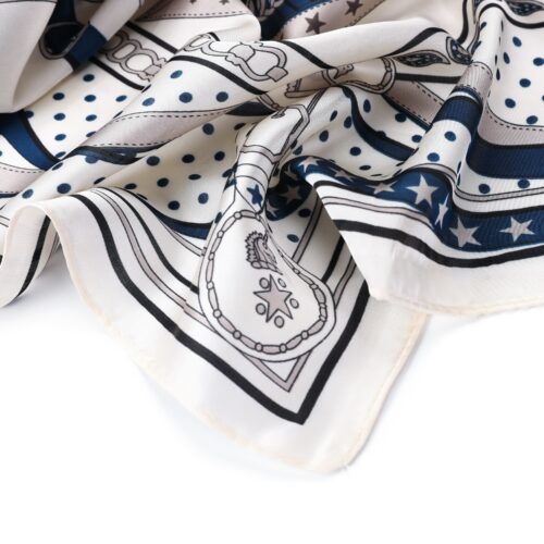 Alternative view of Bandit Scarf