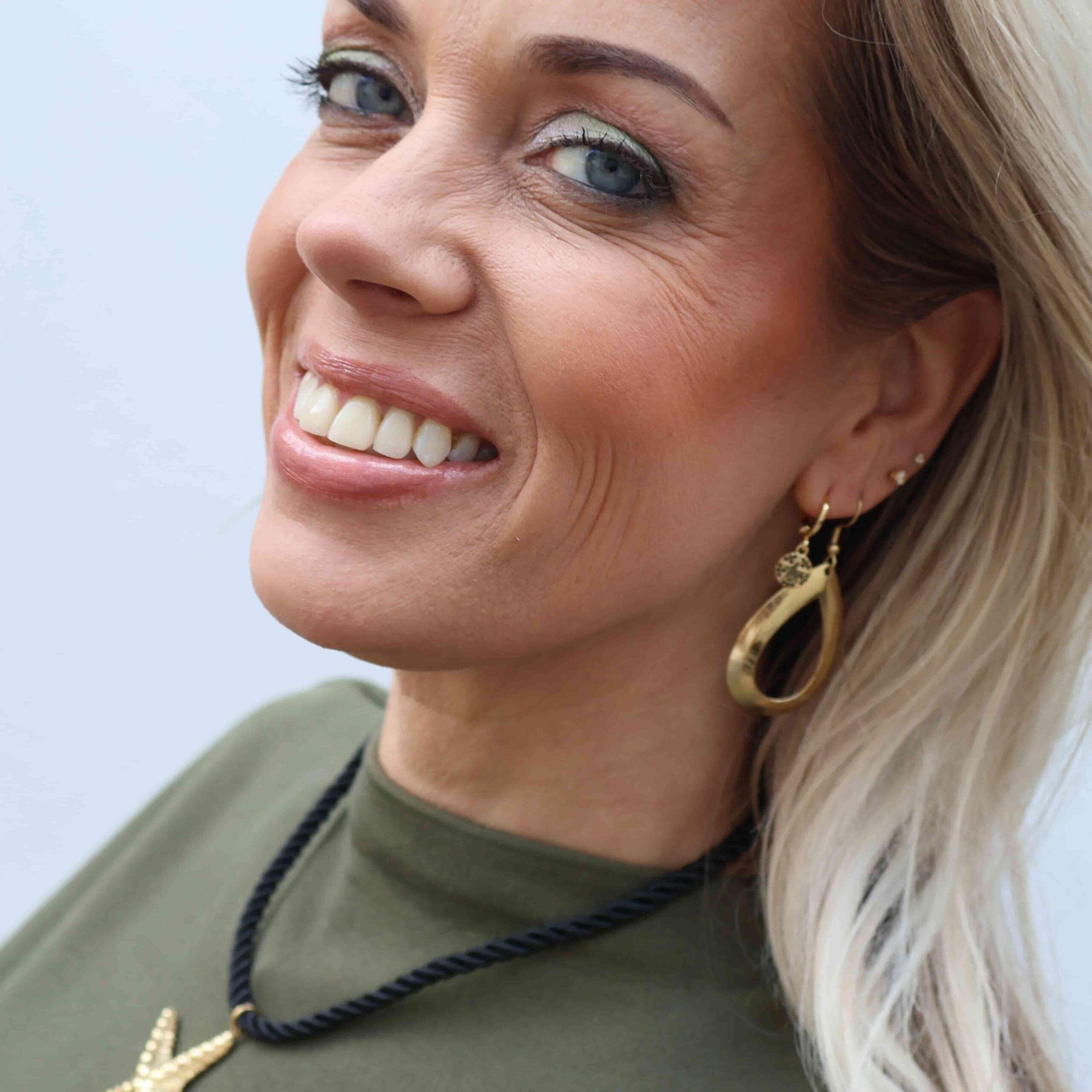 Marion sereen wood evergreen sea-green icicle _ Bronzer sunvibe Blush horizon lipoil Brown_(16)